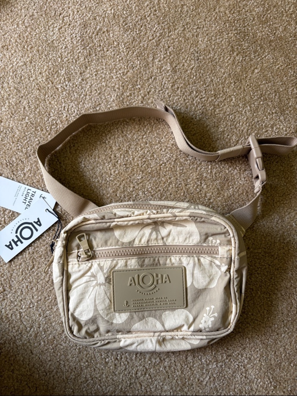 ALOHA Collection Creme Hana Hou Hip Pack NWT Dune keep it light hibiscus 🌺